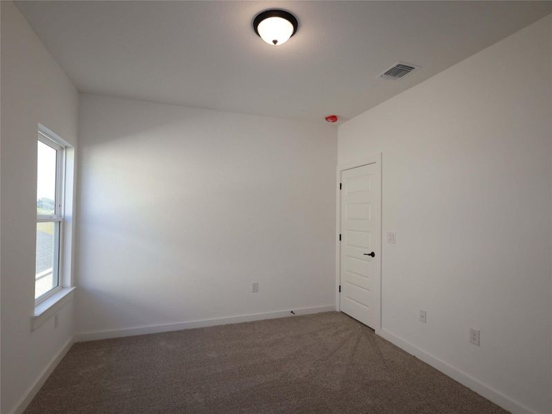Spacious, unfurnished interior of a new home in Barksdale, Leander (Image 27).