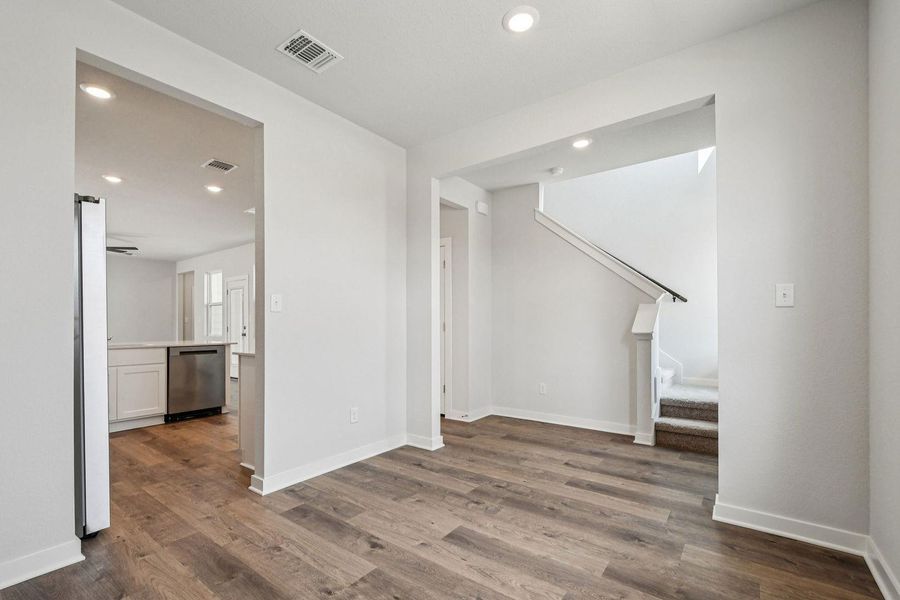 Spacious, unfurnished interior of a new home in Avery Centre, Round Rock (Image 23).