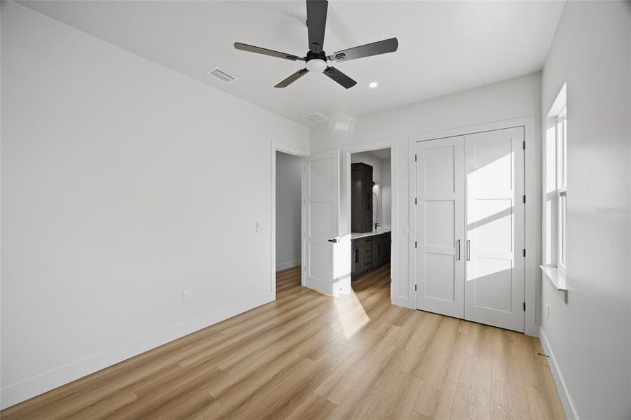 Spacious, unfurnished interior of a new home in , Plant City (Image 56).