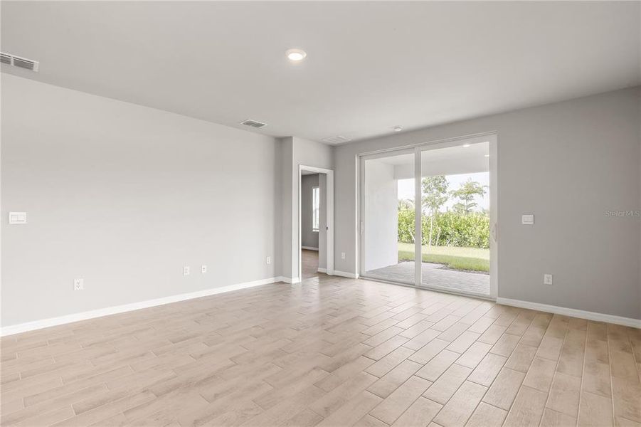 Spacious, unfurnished interior of a new home in Sea Cove, Punta Gorda (Image 14). Spacious, unfurnished interior of a new home in Sea Cove, Punta Gorda (Image 14).