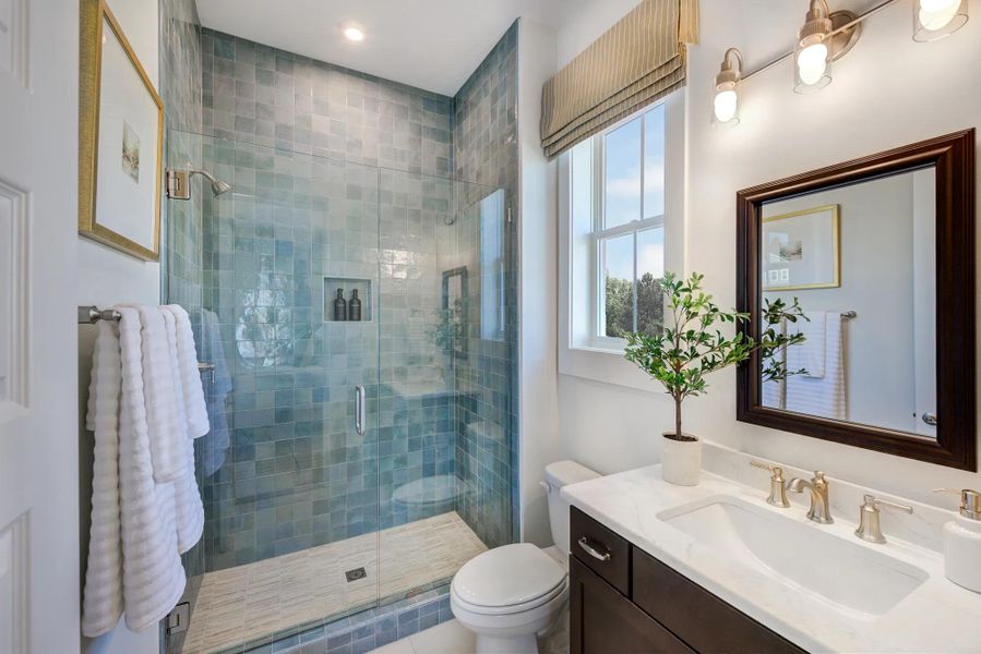 Sebastian Full Bathroom