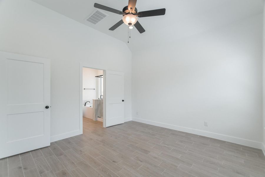 Spacious, unfurnished interior of a new home in , Conroe (Image 29). Spacious, unfurnished interior of a new home in , Conroe (Image 29).
