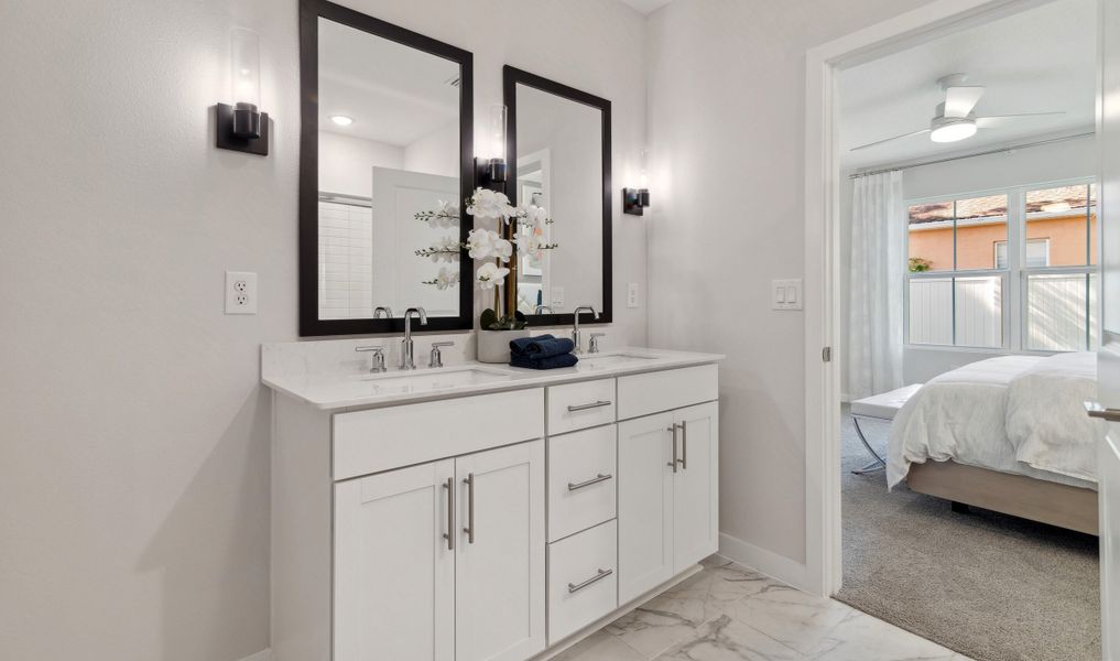 Freestanding vanity in primary bath