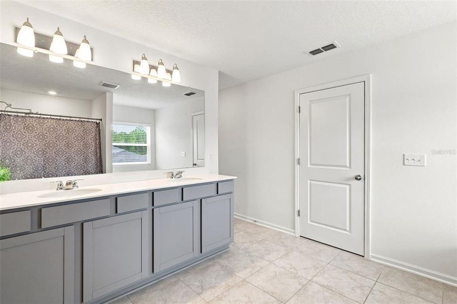 Furnished interior view inside a new home in Dunns Crossing, Jacksonville (Image 36). Furnished interior view inside a new home in Dunns Crossing, Jacksonville (Image 36).