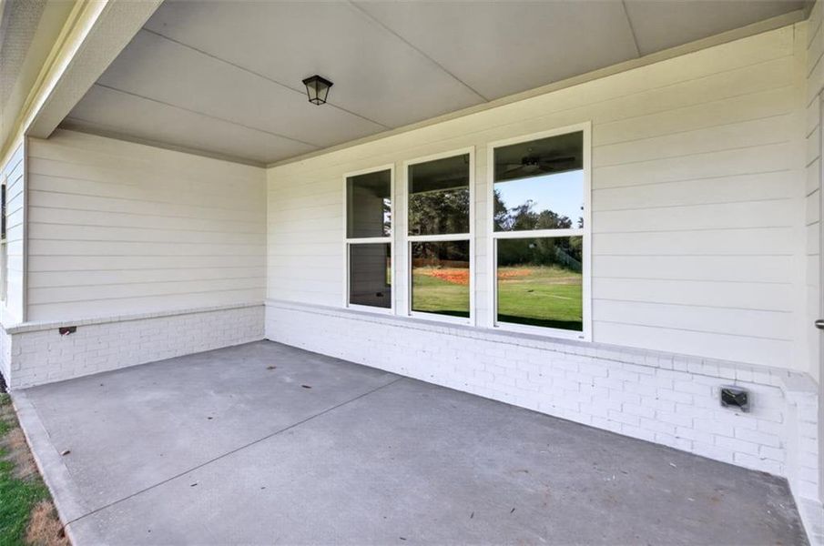 Exterior details and patio area of a home in , Gainesville (Image 30).