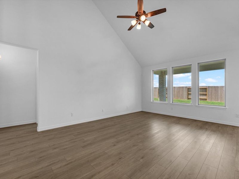 Spacious, unfurnished interior of a new home in Sunterra, Katy (Image 19).