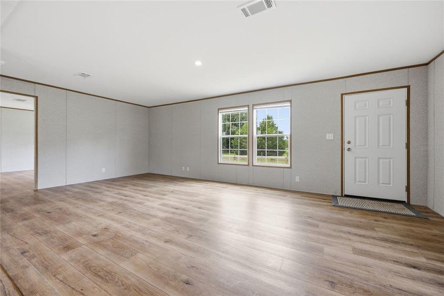 Spacious, unfurnished interior of a new home in , Bronson (Image 26).