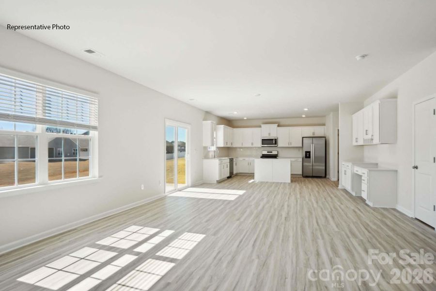 Spacious, unfurnished interior of a new home in Granite Falls, Lancaster (Image 42).