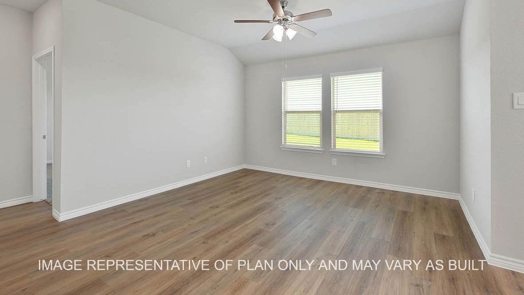 Representative unfurnished interior of a home built from the Dakota by D.R. Horton in Pleasant Hill, Bryan (Image 16).