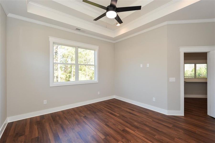 Spacious, unfurnished interior of a new home in , Jasper (Image 26).