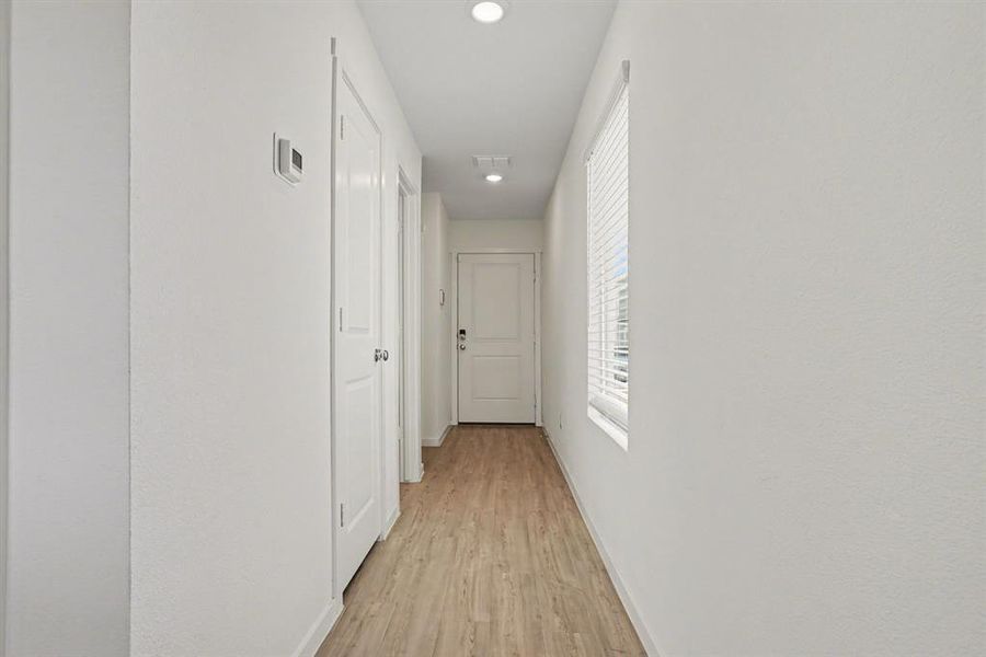 Spacious, unfurnished interior of a new home in Tillage Farms, Princeton (Image 19).