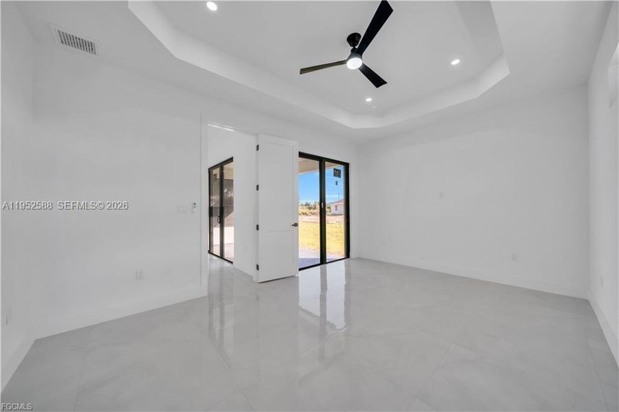Spacious, unfurnished interior of a new home in , Lehigh Acres (Image 36).