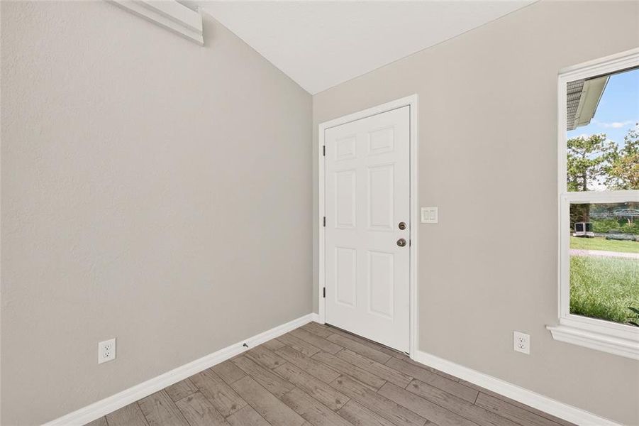 Spacious, unfurnished interior of a new home in , Ocala (Image 14).