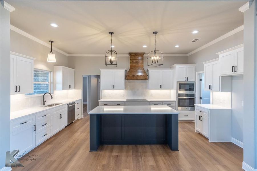 Furnished interior view inside a new home in , Abilene (Image 10).