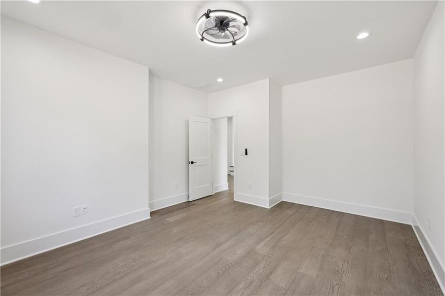 Spacious, unfurnished interior of a new home in , Auburn (Image 49).