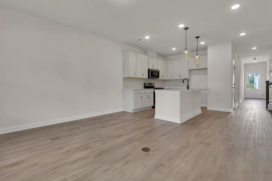 Similar Palmetto floorplan with Artisan Collection - Features and finishes may vary