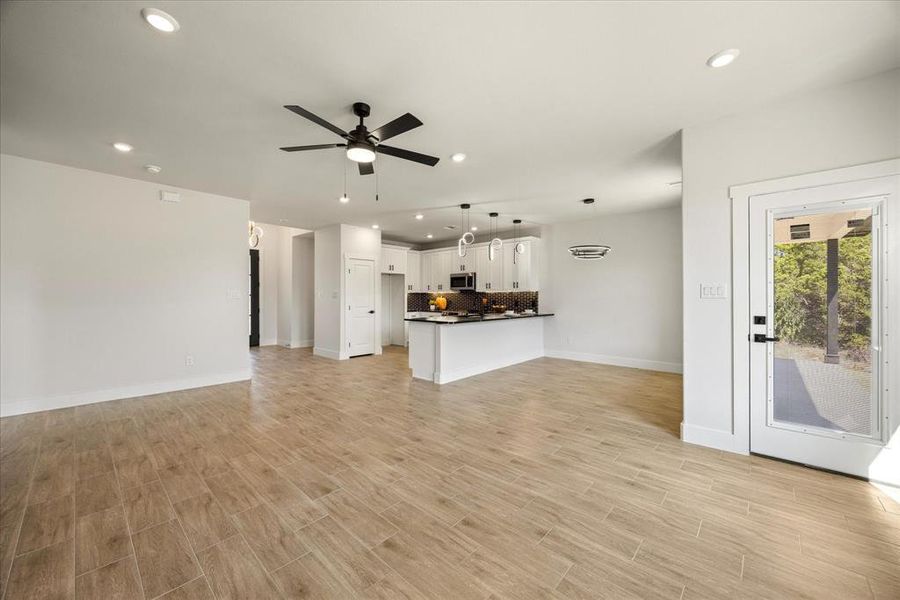 Spacious, unfurnished interior of a new home in , Granbury (Image 16). Spacious, unfurnished interior of a new home in , Granbury (Image 16).