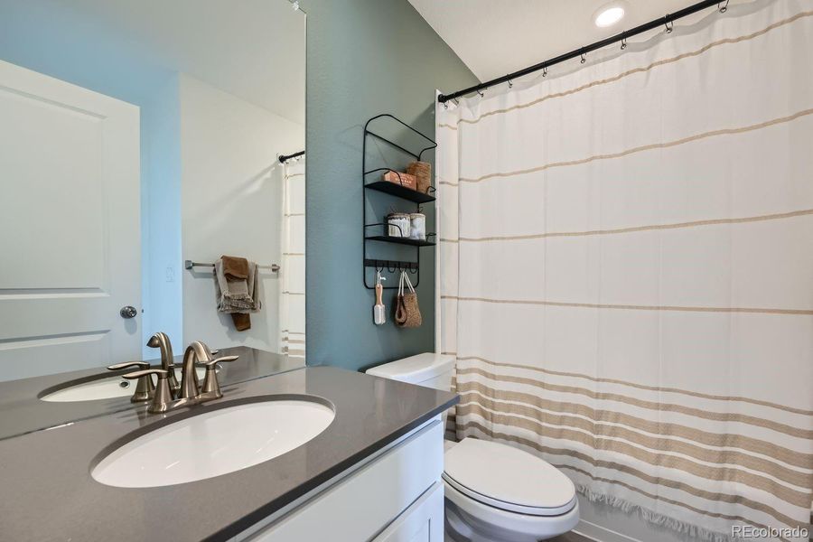 Image 20 of a home in Riano Ridge: The Grand Collection.