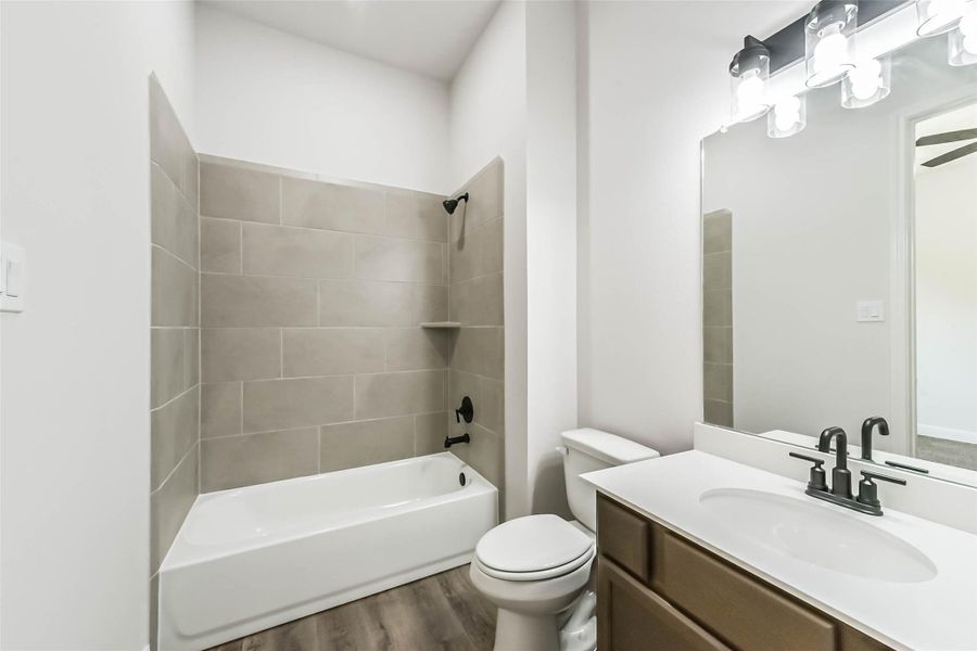 Furnished interior view inside a new home in , Baytown (Image 19).