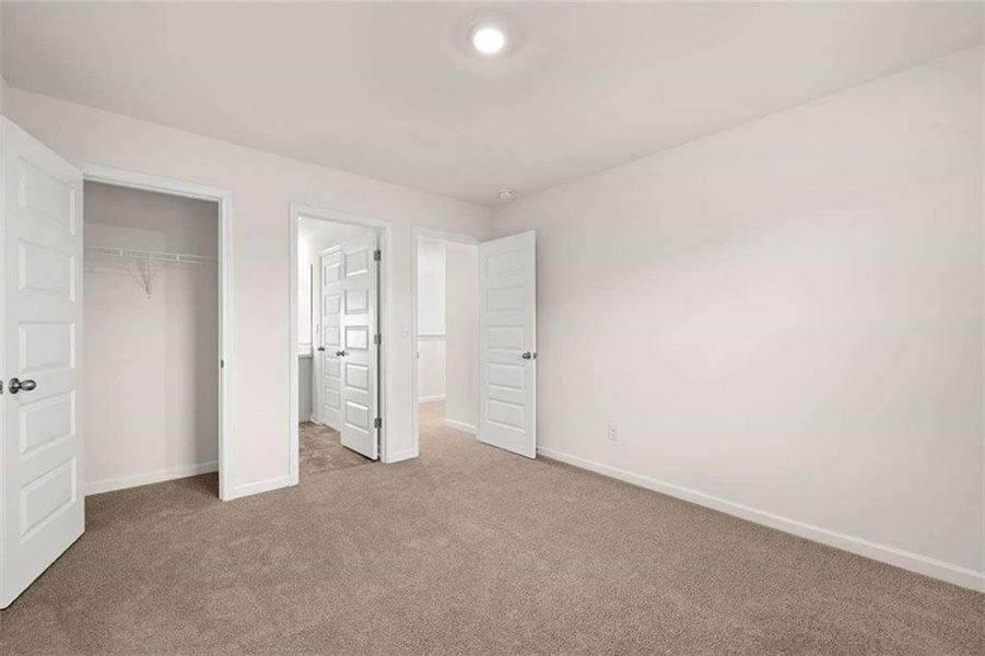 Spacious, unfurnished interior of a new home in Oakchase at Hampton, Hampton (Image 36).