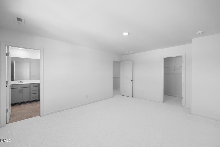 SUN_Stoneriver_Pic_Bradley_OwnersBed_1of