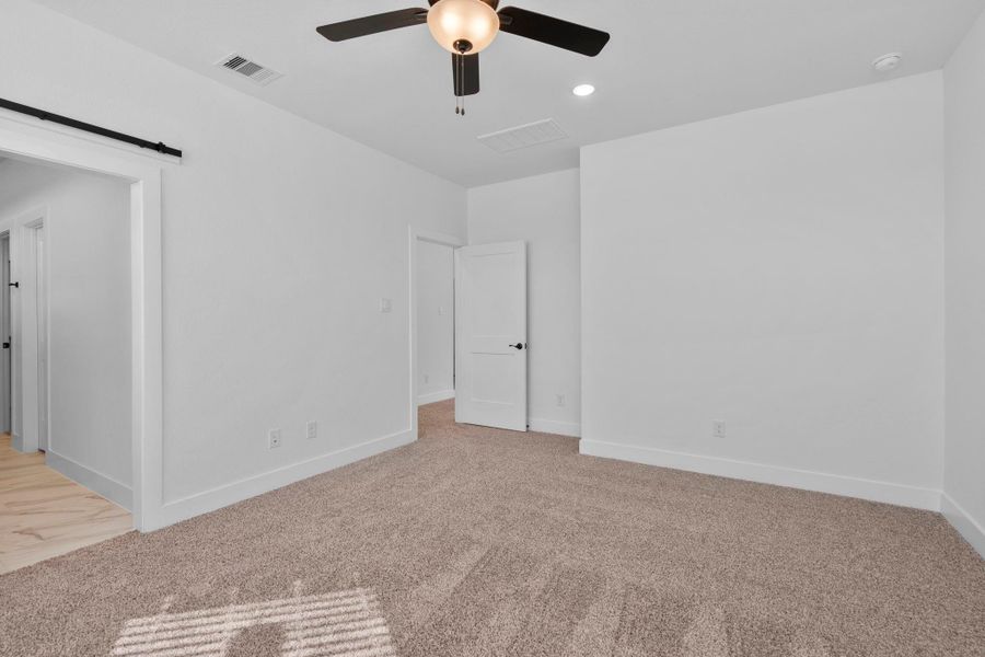 Spacious, unfurnished interior of a new home in Elyson, Katy (Image 26).