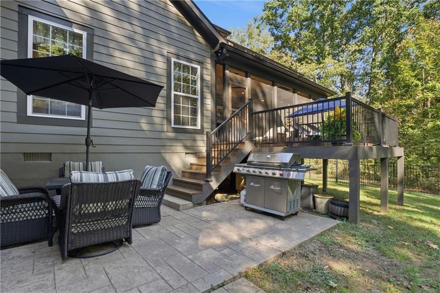Exterior details and patio area of a home in , Auburn (Image 28).
