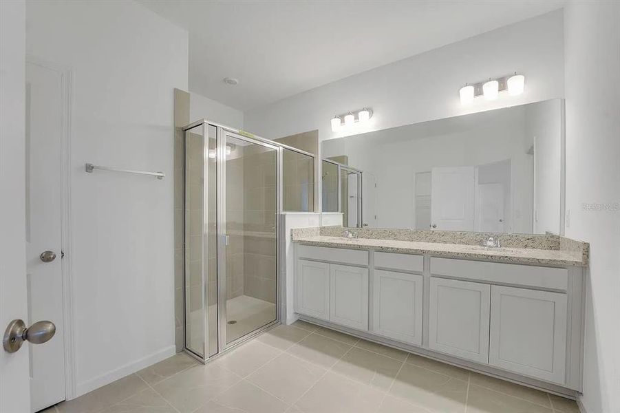Furnished interior view inside a new home in Cypress Park Estates, Haines City (Image 8).
