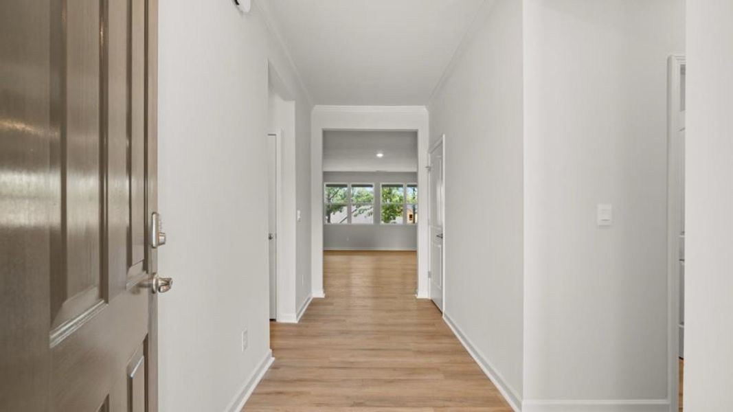 Spacious, unfurnished interior of a new home in Fairway 17 at Mirror Lake, Villa Rica (Image 25).