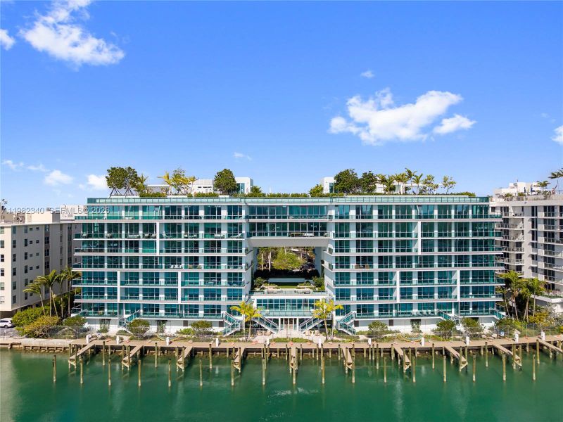 Condo located in Bay Harbor Islands, FL showcasing its design and architecture (Image 24).