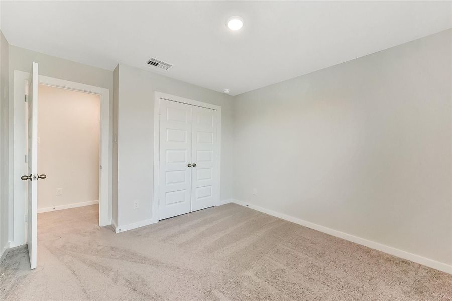 Spacious, unfurnished interior of a new home in River Ranch Meadows, Dayton (Image 35).