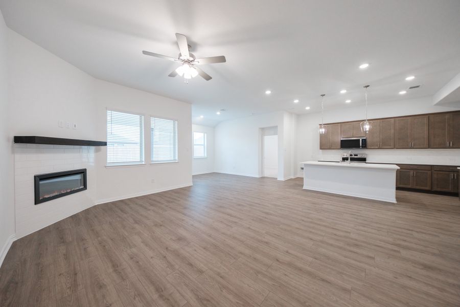 Spacious, unfurnished interior of a new home in Churchill, Anna (Image 23).