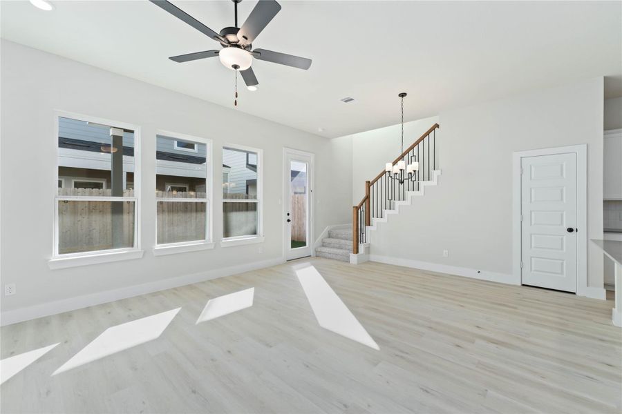 Spacious, unfurnished interior of a new home in Alicante, Houston (Image 23).