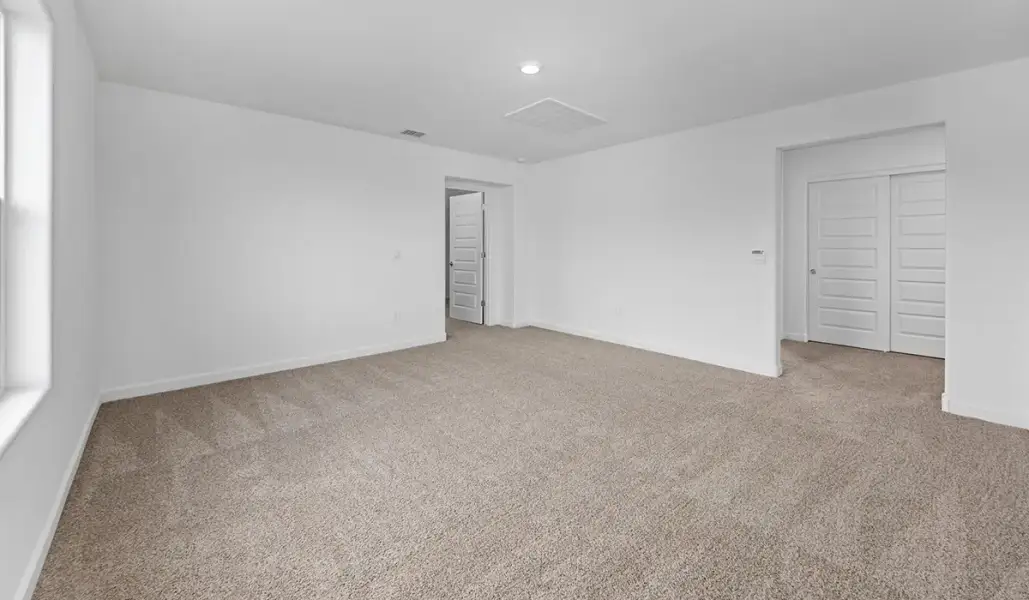 Spacious, unfurnished interior of a new home in Redford Estates, Tucson (Image 22).