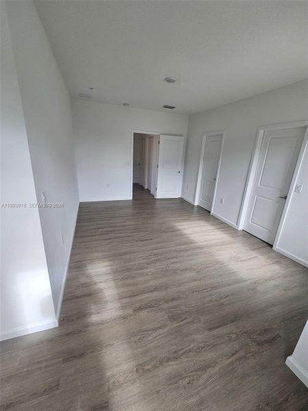 Spacious, unfurnished interior of a new home in , Orlando (Image 19).