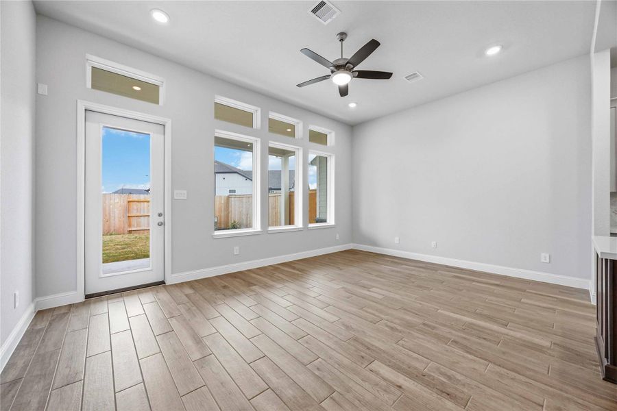 Spacious, unfurnished interior of a new home in Elyson, Katy (Image 20).