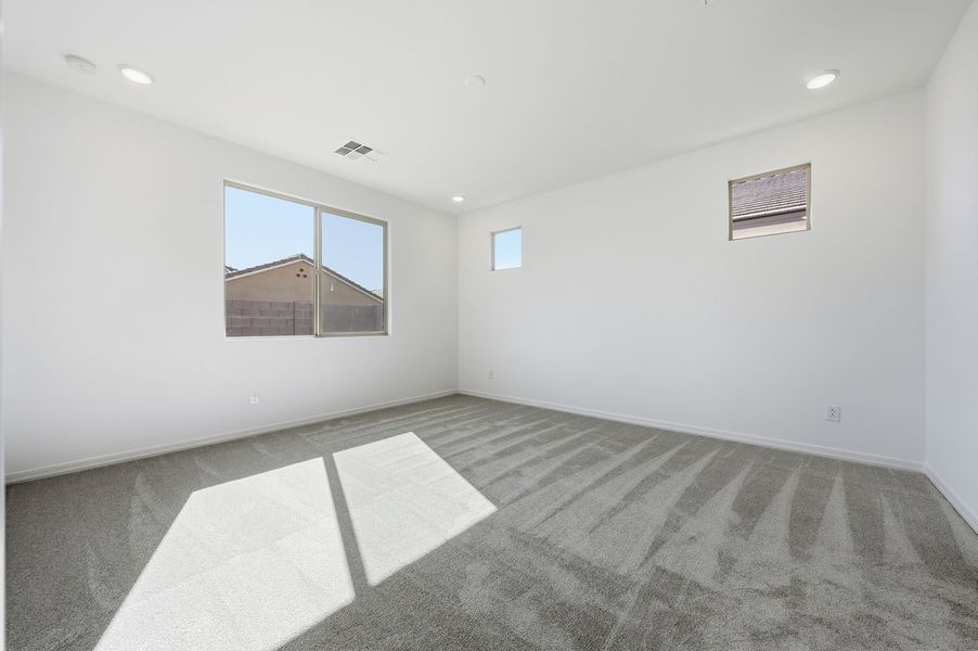 Spacious, unfurnished interior of a new home in Tyler Ranch, Buckeye (Image 10).