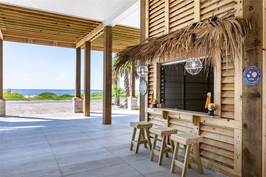 Exterior details and patio area of a home in , Bolivar Peninsula (Image 27).