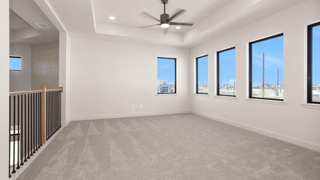 Spacious, unfurnished interior of a new home in Sienna, Missouri City (Image 9).