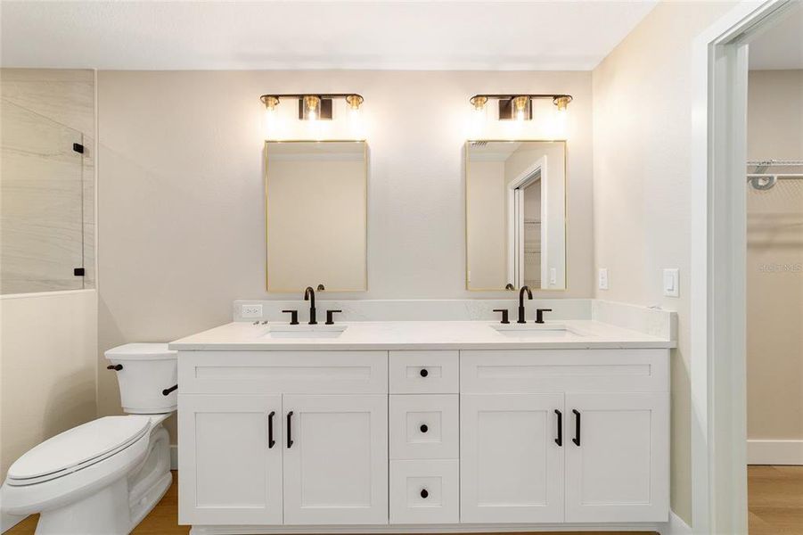 Furnished interior view inside a new home in , Dunnellon (Image 14).