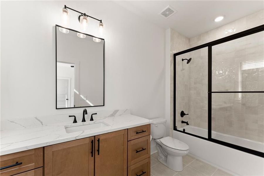 Furnished interior view inside a new home in , Gainesville (Image 15).