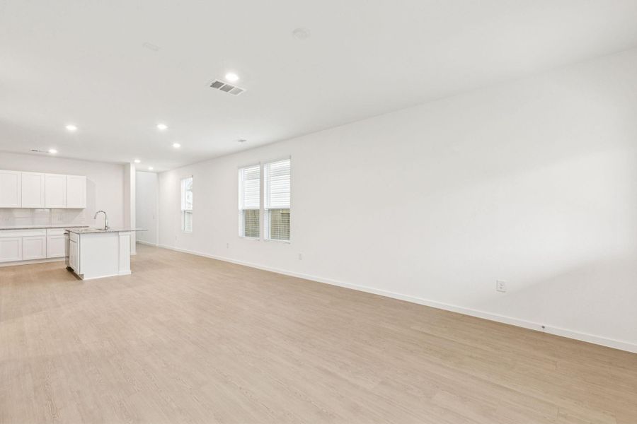 Spacious, unfurnished interior of a new home in Decker Farms, Magnolia (Image 19). Spacious, unfurnished interior of a new home in Decker Farms, Magnolia (Image 19).