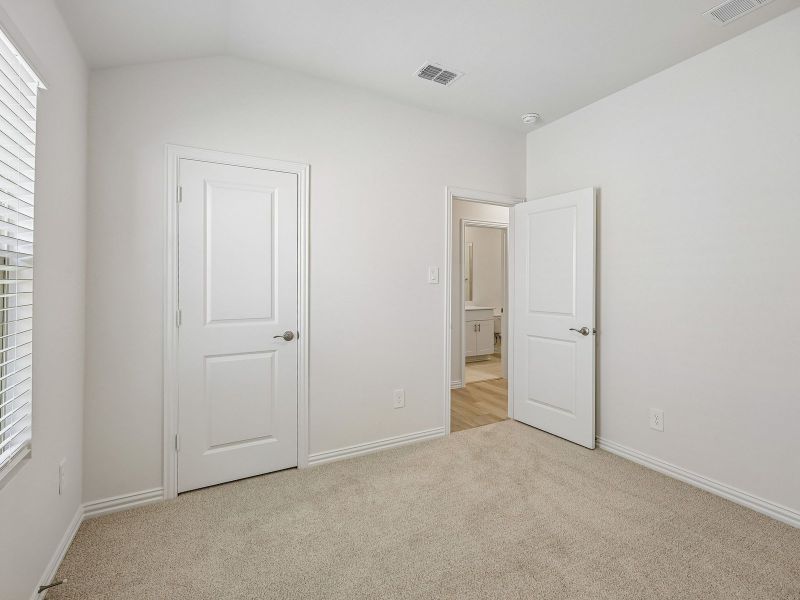 Spacious, unfurnished interior of a new home in Stella Hills, Denton (Image 12).