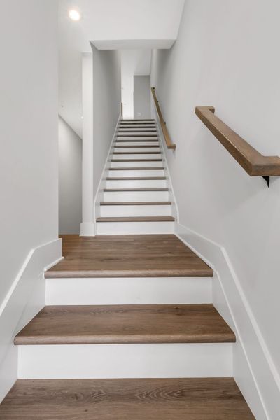 Spacious, unfurnished interior of a new home in Echo Park, Suwanee (Image 21).