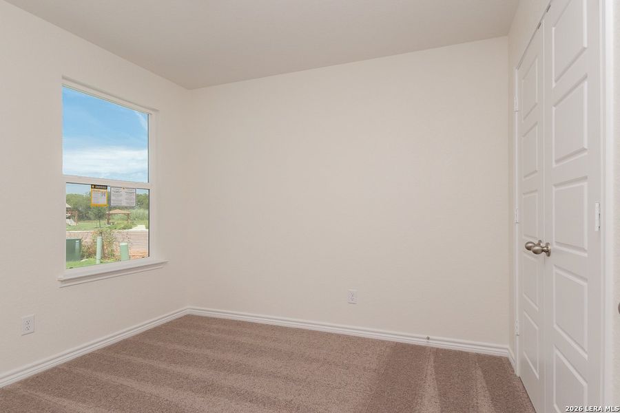 Spacious, unfurnished interior of a new home in Woodside Farms, Seguin (Image 10).