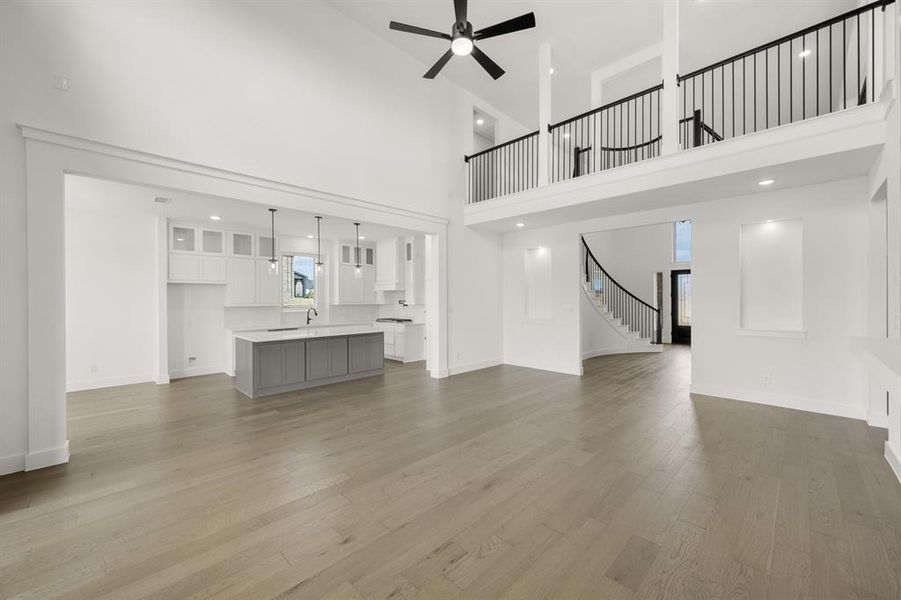 291 Cheyenne Mountain- Living Room-2