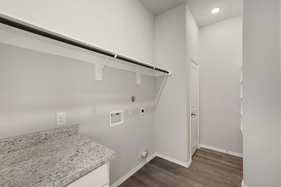 Spacious, unfurnished interior of a new home in , Willis (Image 20).