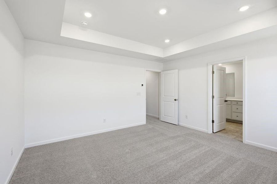 Spacious, unfurnished interior of a new home in Auburn Glen, Dacula (Image 20).