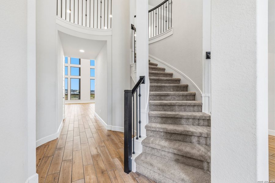 Spacious, unfurnished interior of a new home in Ladera, San Antonio (Image 32). Spacious, unfurnished interior of a new home in Ladera, San Antonio (Image 32).