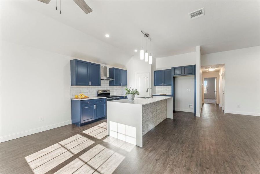 Stunning kitchen!